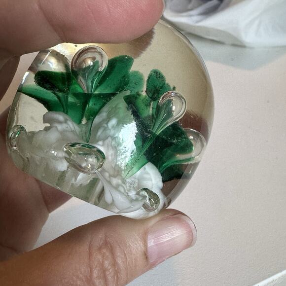 Vintage Green Joe St. Clair Controlled Bubble Art Glass Paperweight 3.5"x3 - Picture 9 of 9